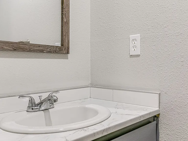 Heritage Manor — Photo 17