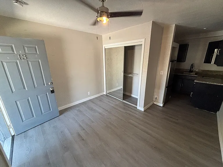 1401 E Carson Ave #13 — Photo 7