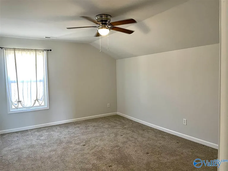7305 Kendama Ct — Photo 32