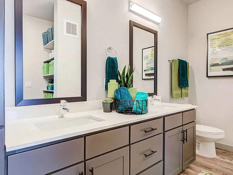 Full Bathrooms