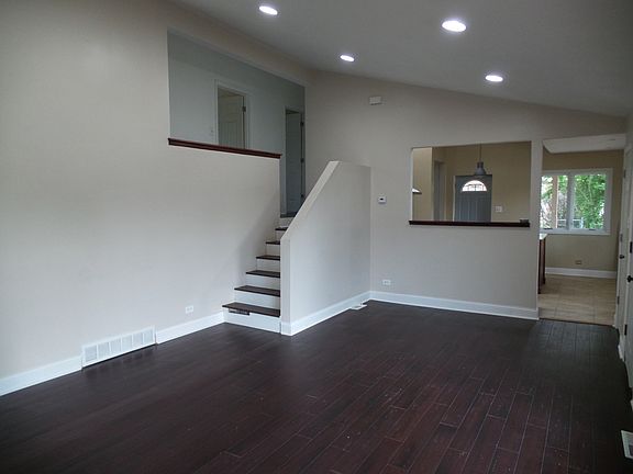 4th image of 714 Caryn Cir