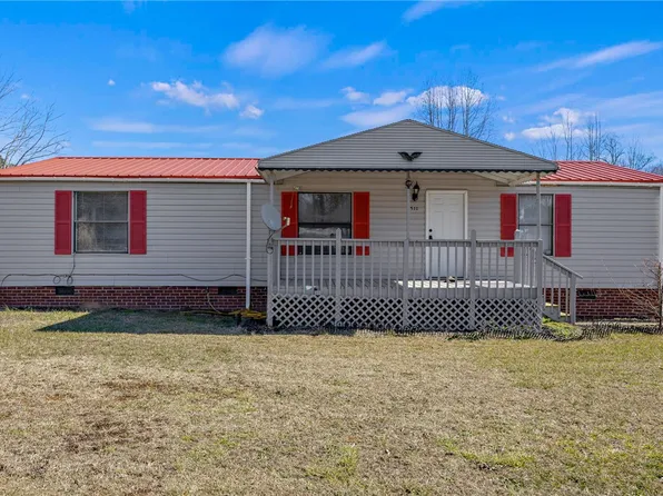 511 Clear Dawn Dr, Easley, SC 29640