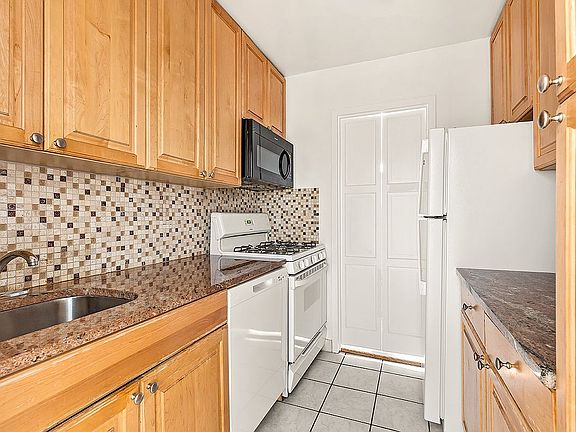 5th image of 1160 3rd Ave APT 10E