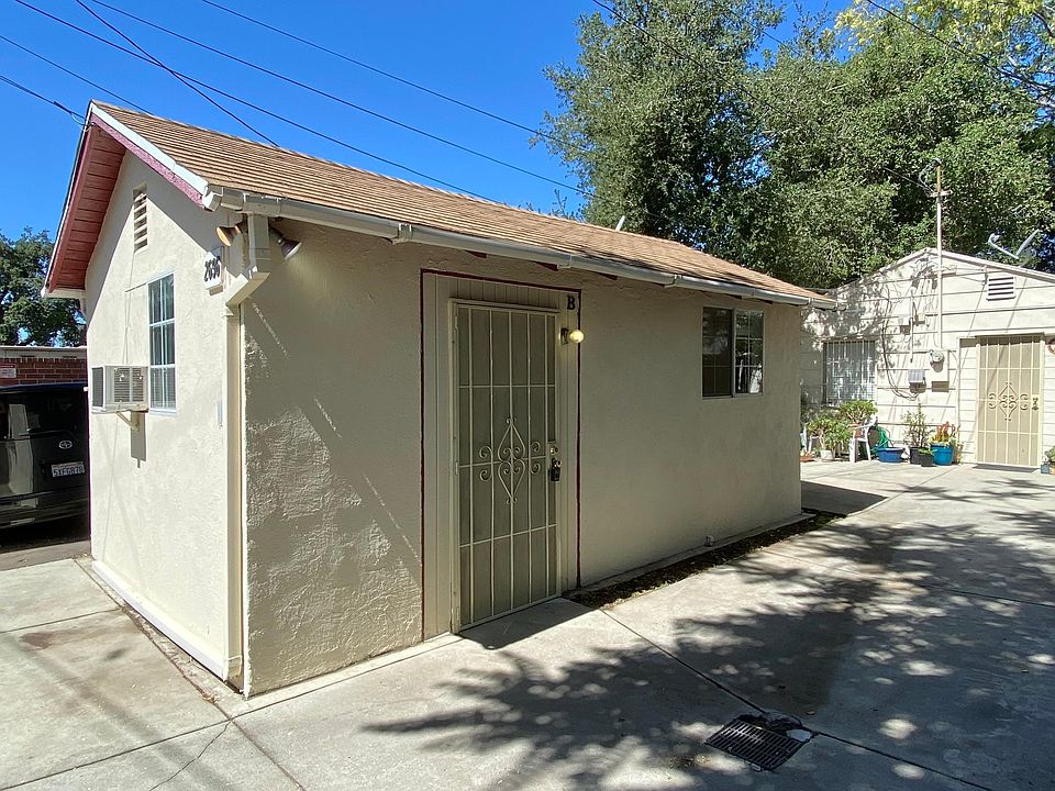 1st image of 2696 Fair Oaks Ave #B
