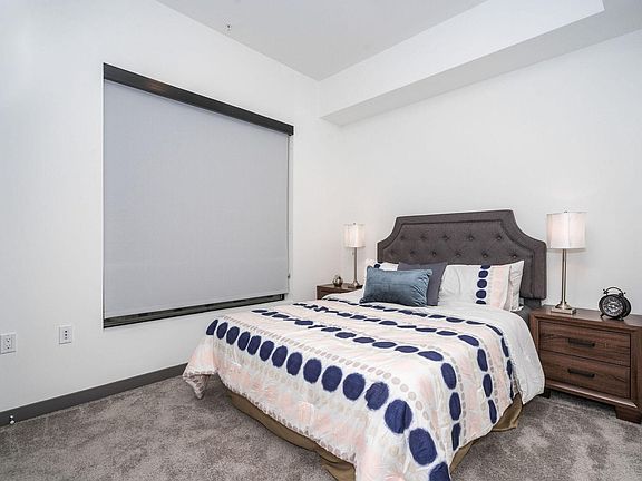 5th image of 644 N Hobart Blvd