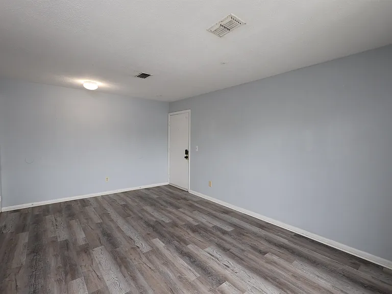 48 South Ave — Photo 6