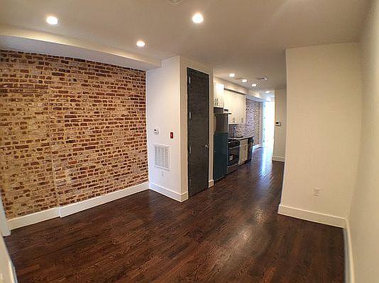 2nd image of 558 Kosciuszko St APT 3R