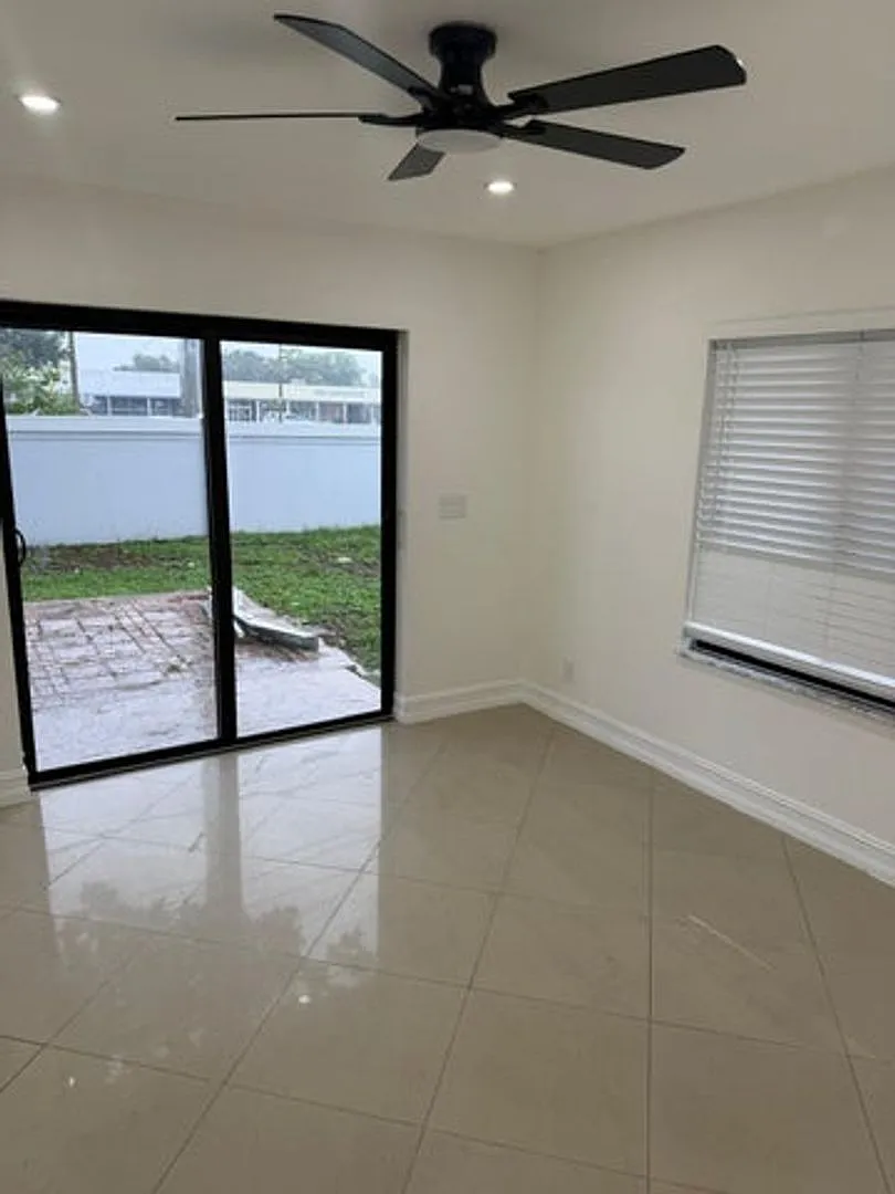 7000 TYLER Street, Hollywood, FL 33024 - 7352 — Photo 4