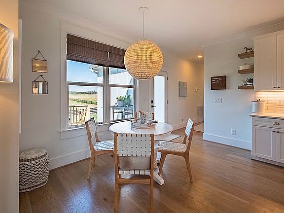 4th image of 185 Hunter Glen Ln