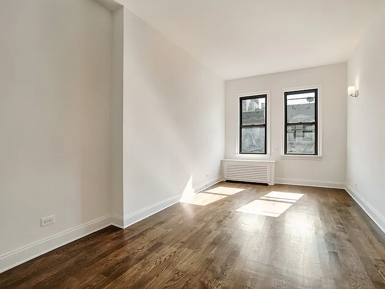 235 W 22nd St #6S — Photo 1