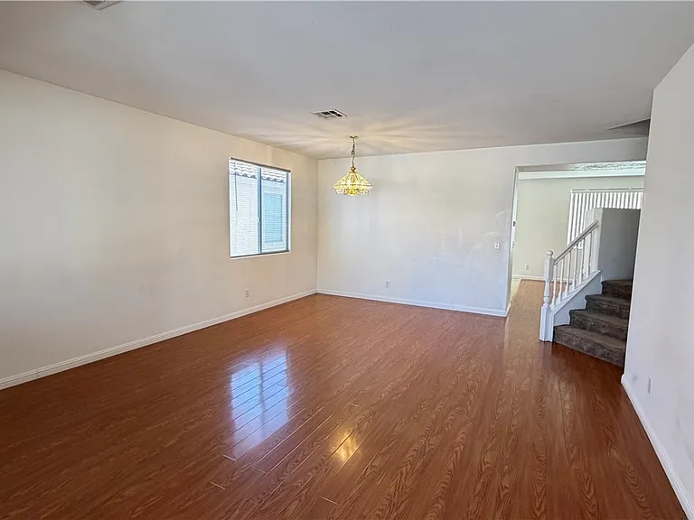 6052 S Pioneer Way — Photo 3