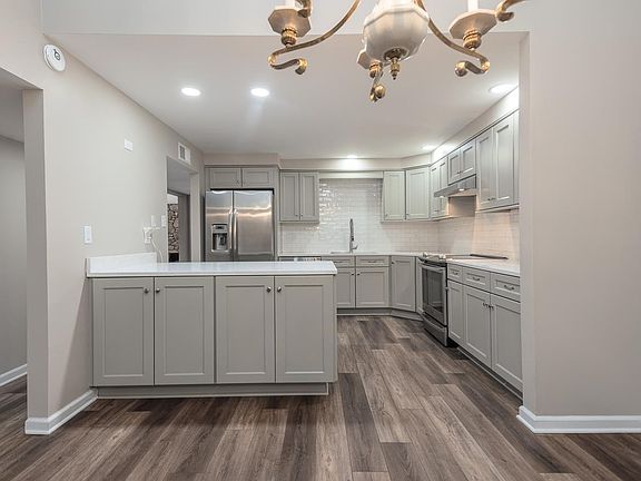 5th image of 8125 Mistywood Ln #6