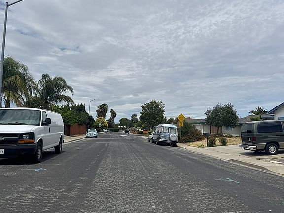 4th image of 3820 Saint Moritz Dr