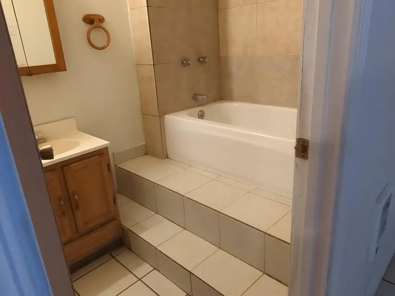 536 Monroe St — Photo 5