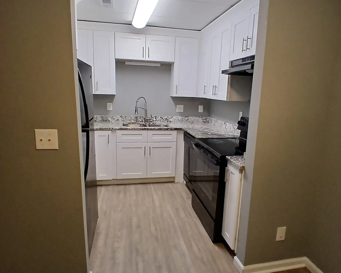 2 bed, $1,100 — Photo 3