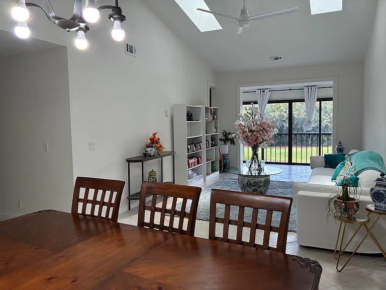 7895 La Mirada Dr — Photo 20
