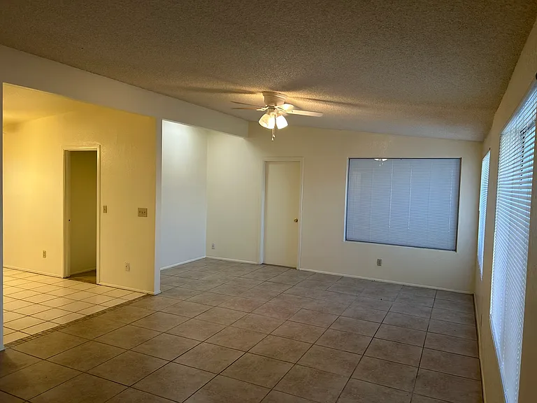 E 2nd Pl — Photo 32
