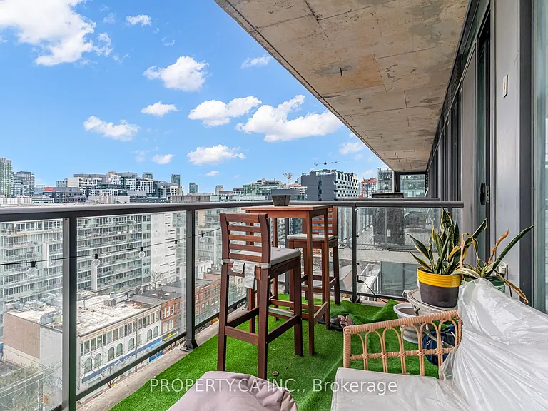 560 King St W #1111 — Photo 15