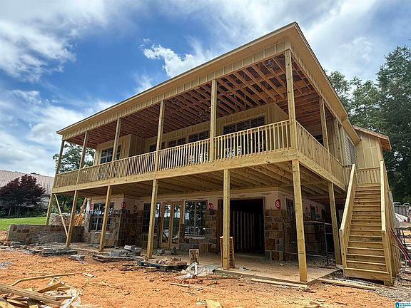2nd image of 105 Rivercrest Ln