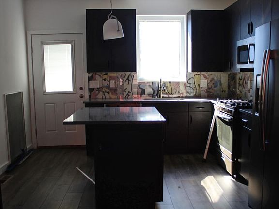 3rd image of 1426 W Cumberland St