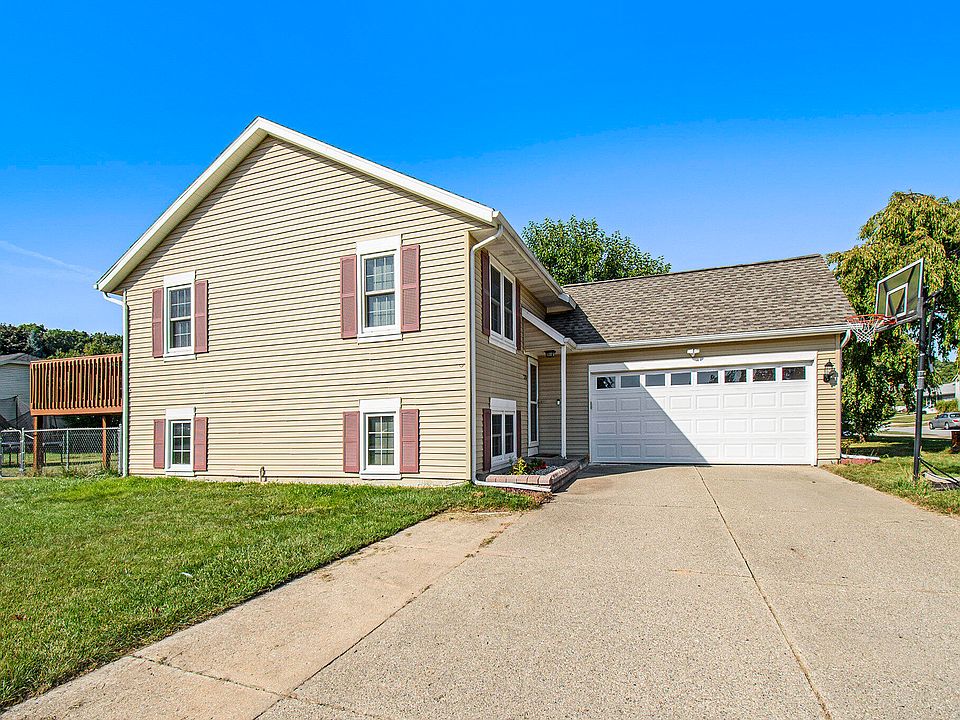 1st image of 1370 Manorwood Dr SE