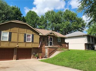 2309 SW Paris Dr, Blue Springs, MO 64015