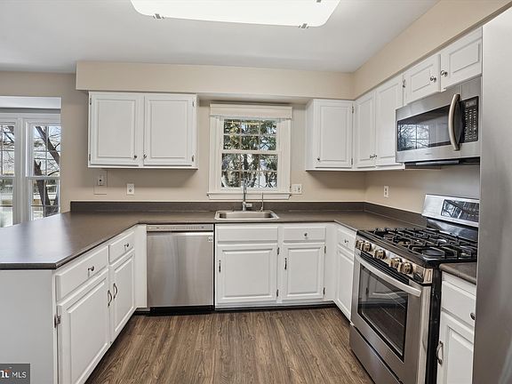 5th image of 3122 Windwood Farms Dr