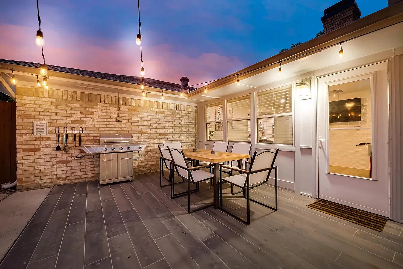 5 bed, 2632 sqft, $5,750 — Photo 2