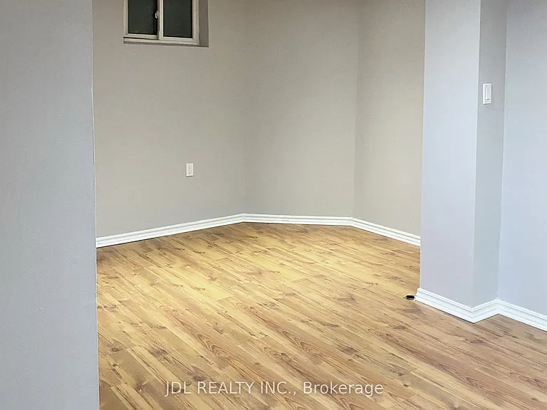 84 Adrian Cres #BASEMENT — Photo 10