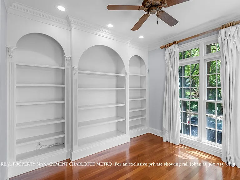 529 Queens Rd — Photo 16