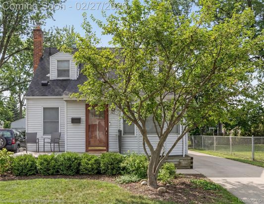 2427 Harvard Rd, Berkley, MI 48072