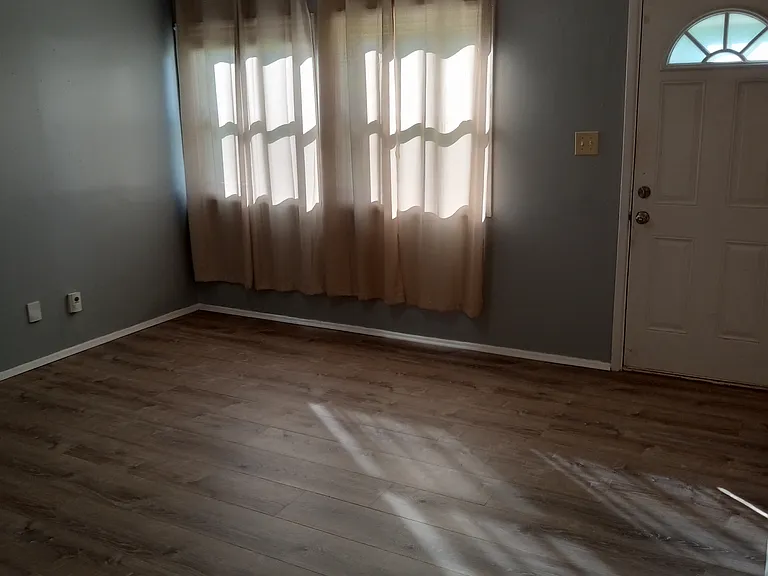 2716 Carson Ave — Photo 5