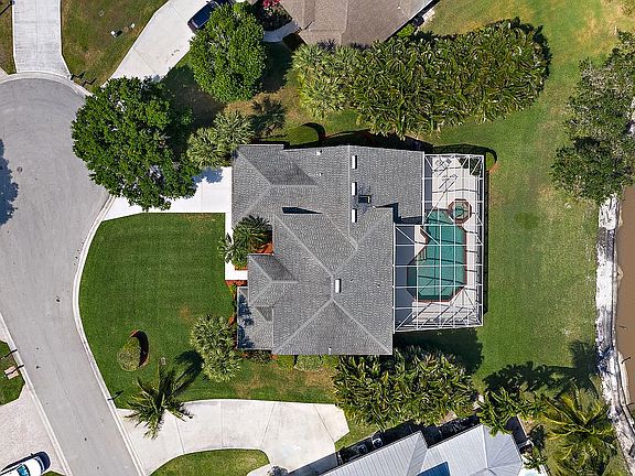 4th image of 4362 SW Brookside Dr