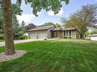 2996 Crusade Ln, Green Bay, WI 54313