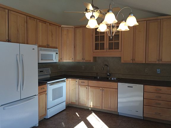 Eat in kitchen
