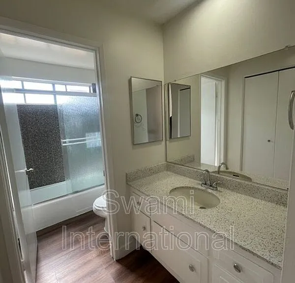 633 E 97th St #1 — Photo 13