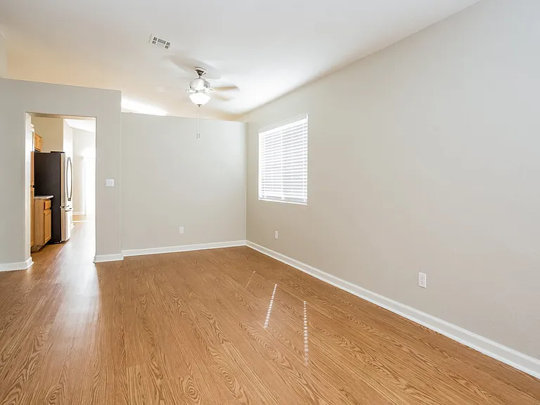 5916 Round Castle St — Photo 2