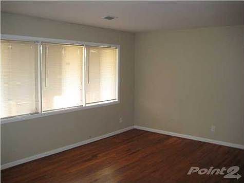 3rd image of 3720 Forest Glen Dr