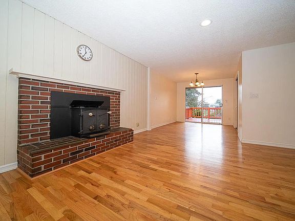 5th image of 15014 NE 16th St