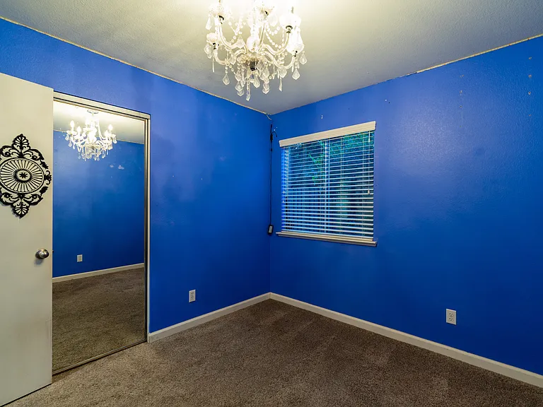 2834 Mitchell Ave — Photo 11