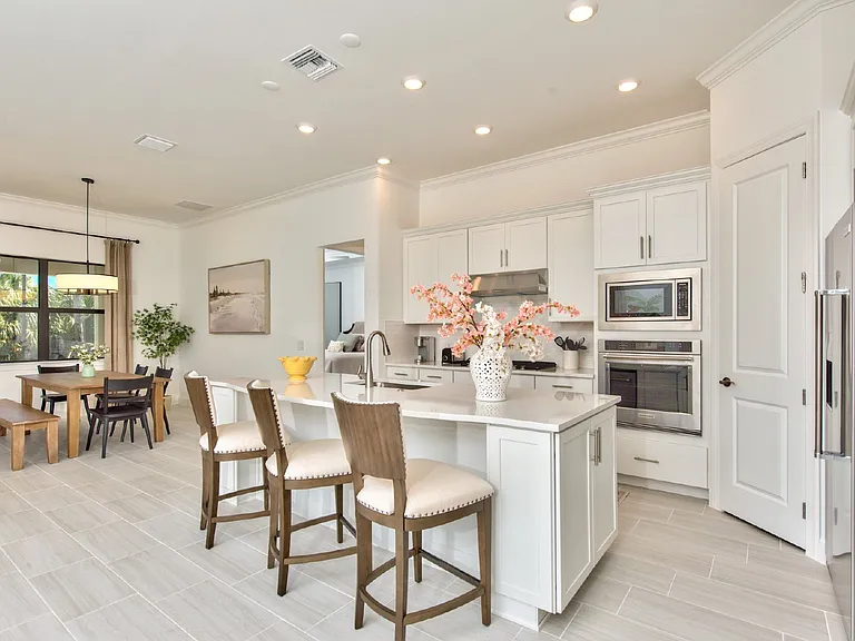 9280 Cormorant Dr — Photo 5