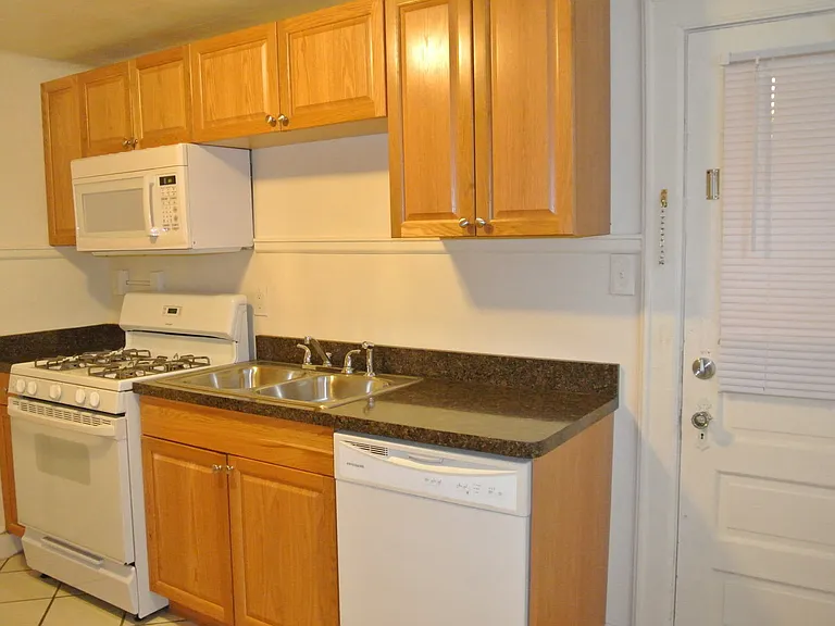 41 Prospect Terrace 27 Stevenson — Photo 168