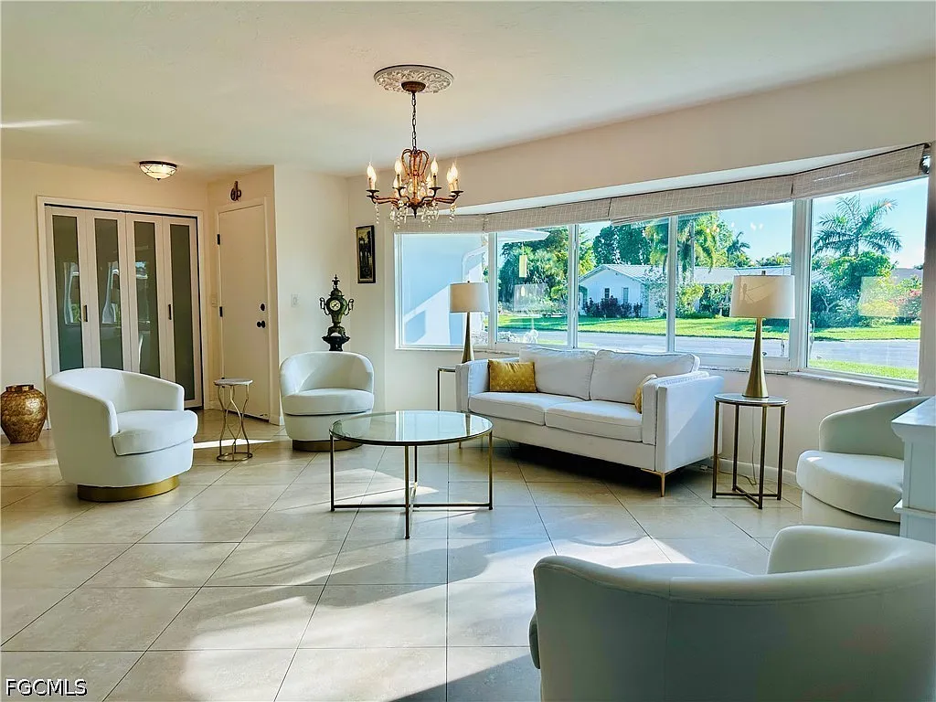 3 bed, 2.0 bath, 1548 sqft, $2,500 — Photo 3
