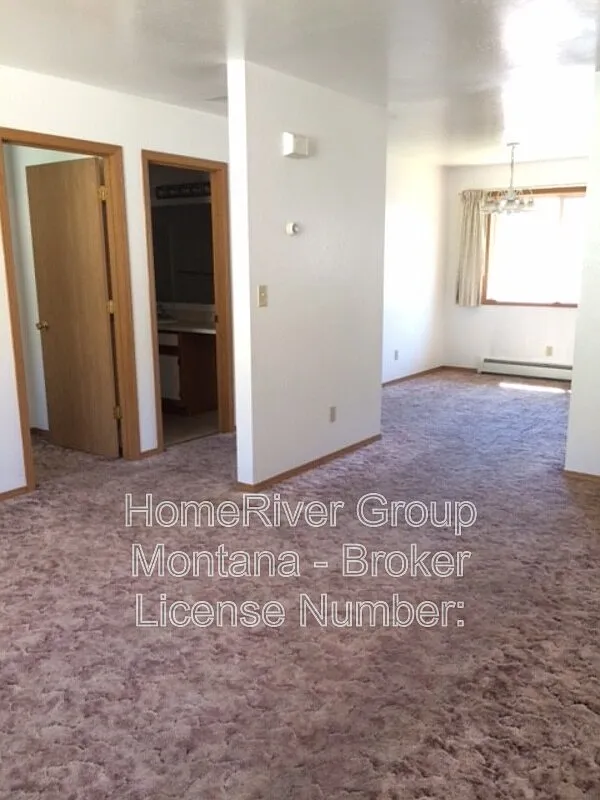 2 bed, 1.0 bath, $1,300 — Photo 2
