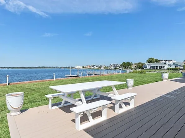 28 Lori Rd, Monmouth Beach, NJ 07750
