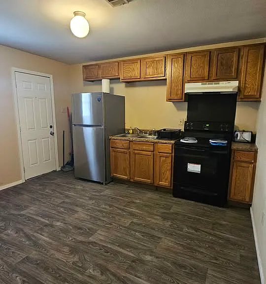 2700 Lincoln Ave — Photo 3