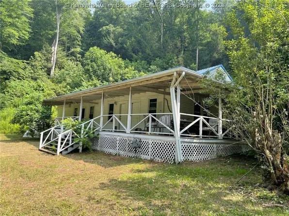 129 Walter Rd, Bickmore, WV 25019