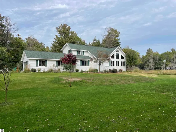 2141 Waters Edge, East Tawas, MI 48730