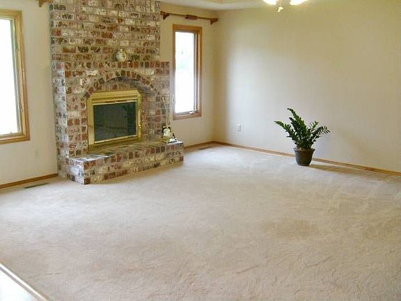 Large livingroom with Gas