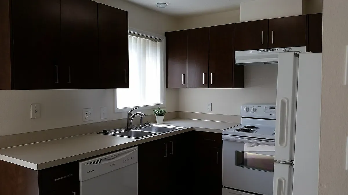 Southgate Apartments — Photo 1
